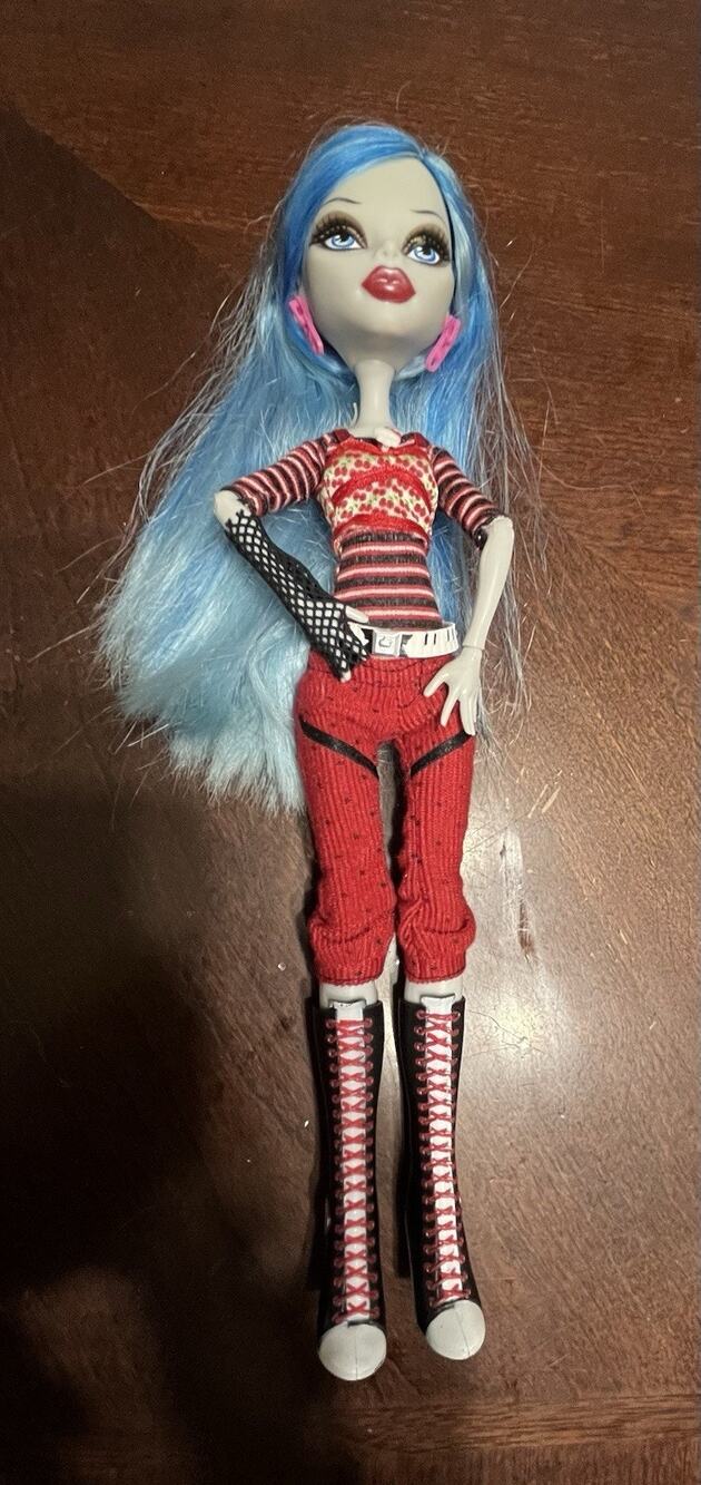 2008 Monster High First Wave Ghoulia Yelps 11” Doll Deadfast Shirt Incomplete